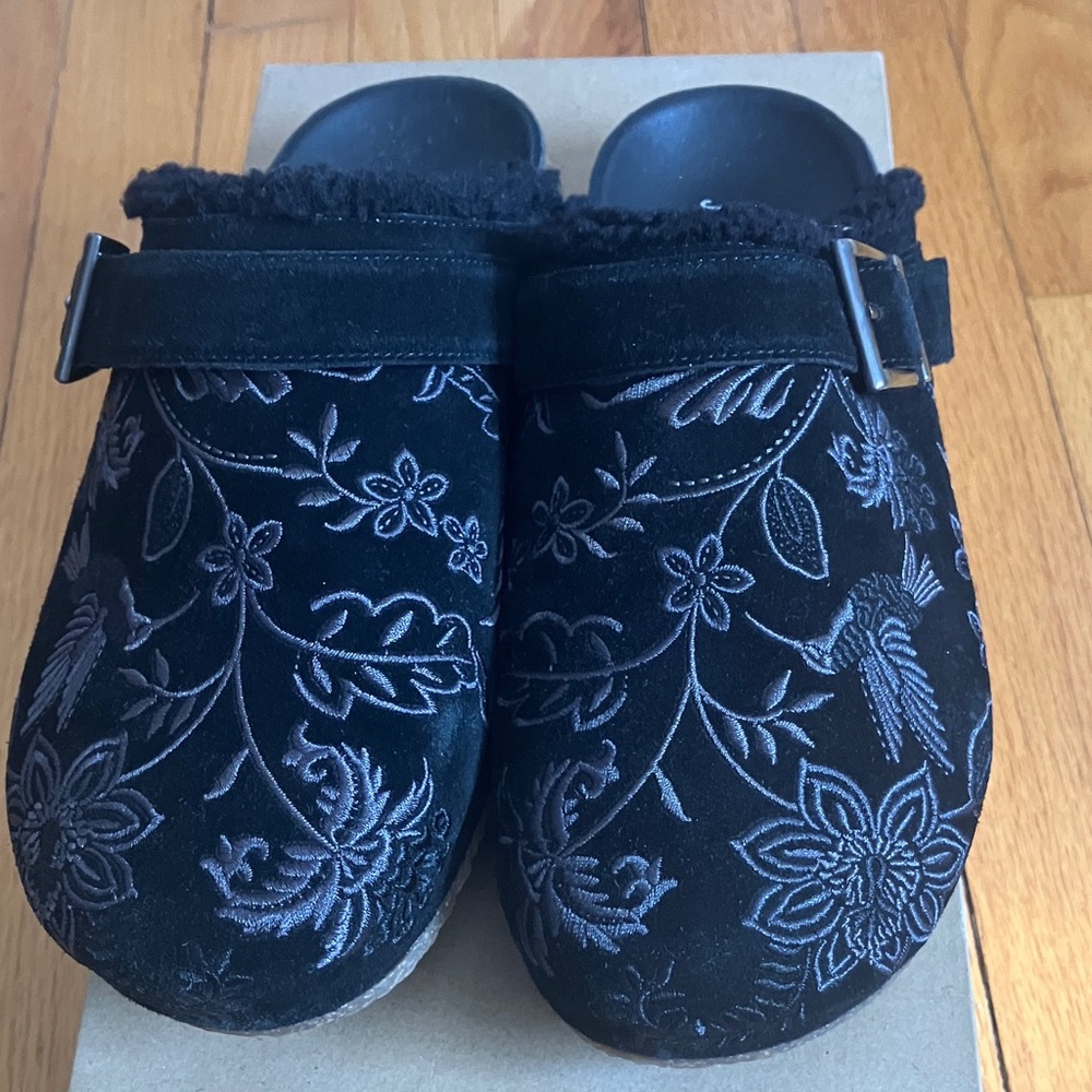 Johnny Was Black Floral woman's mules